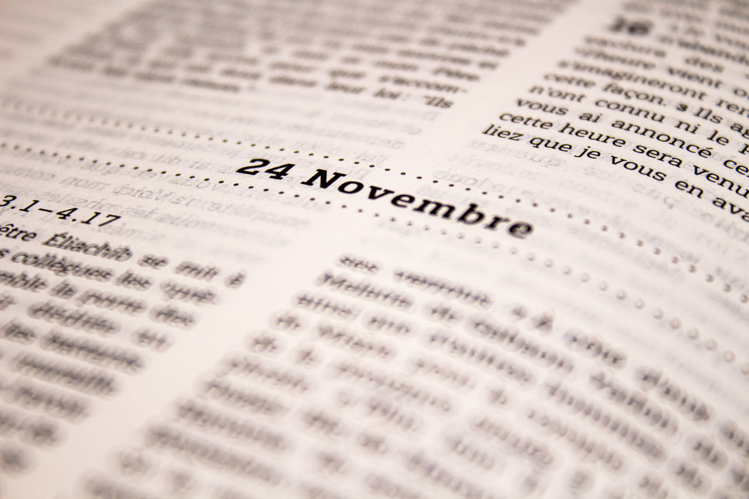 La Bible en 1 an Nouvelle Français Courant Noire rigide