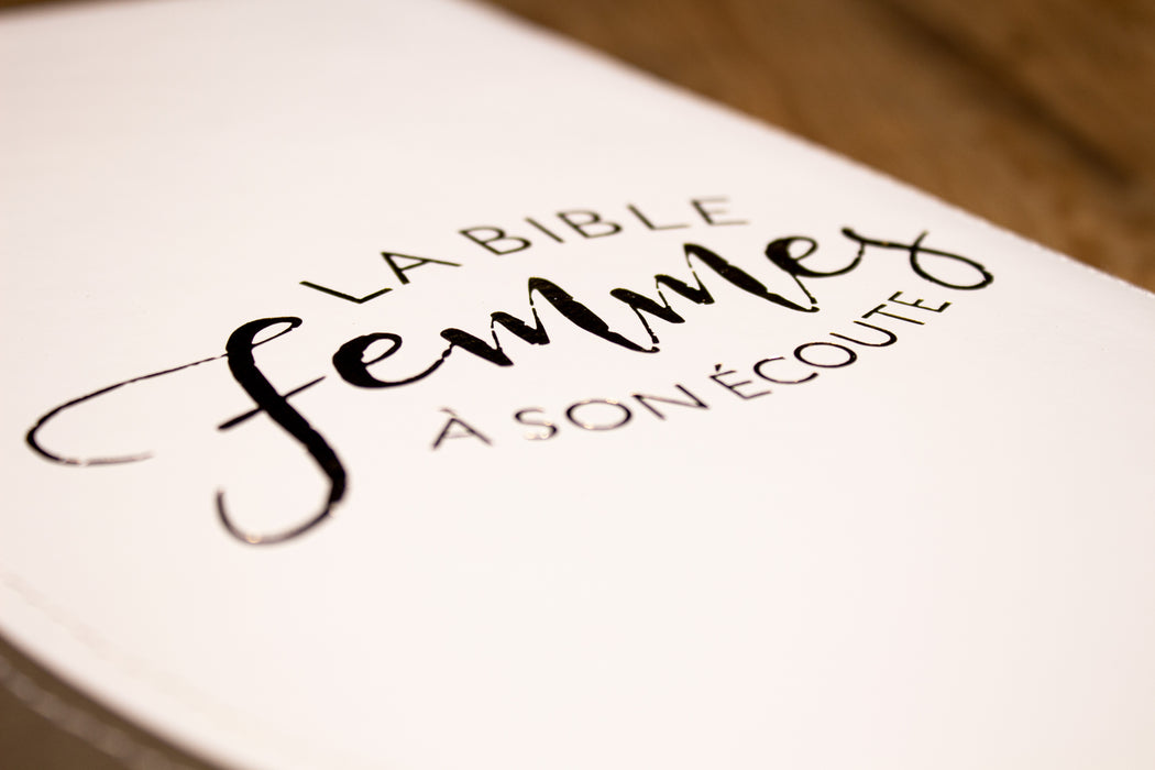 Bible Femme à Son écoute